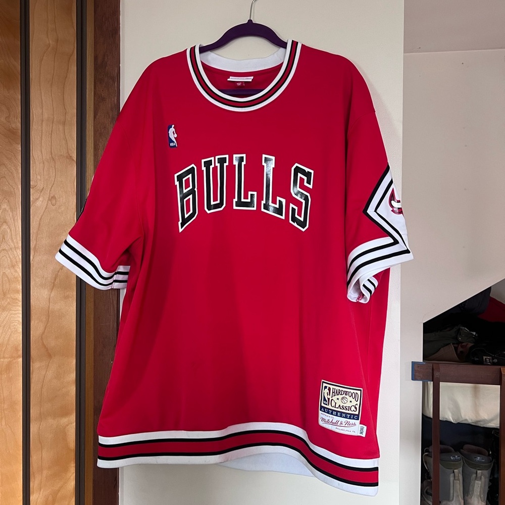 Mitchell & Ness Chicago Bulls Hardwood Classics Jersey